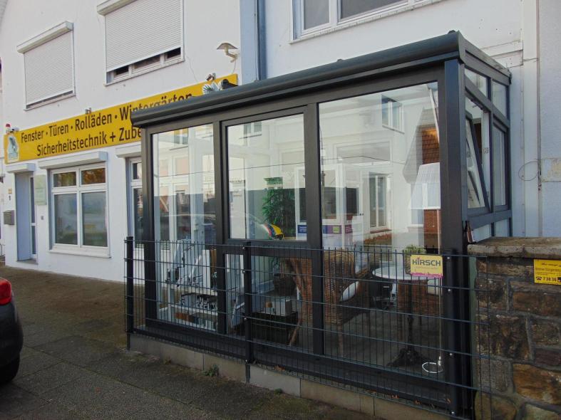 Wintergarten Ausstellung Frontansicht schräg