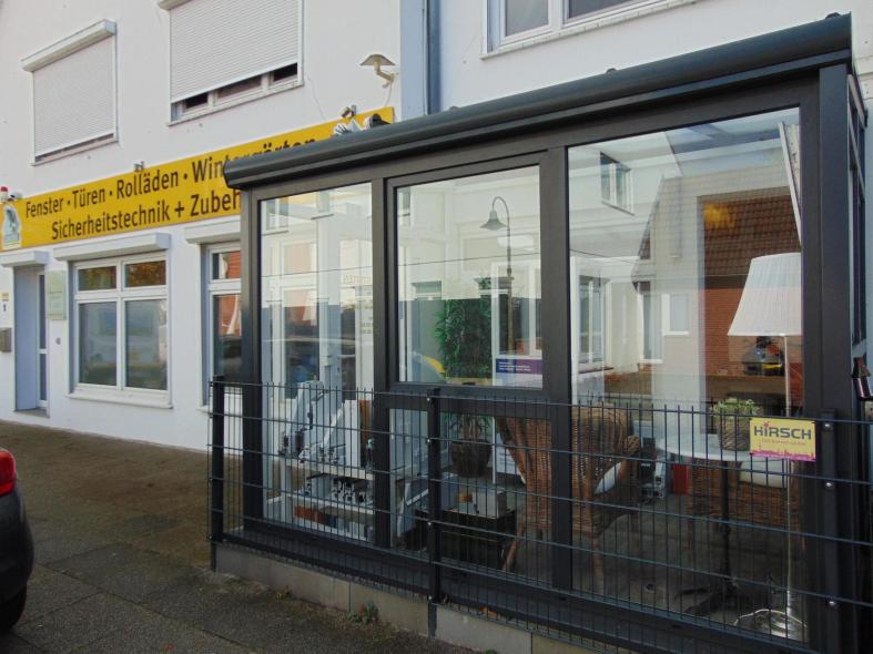 Wintergarten Ausstellung Frontansicht schräg