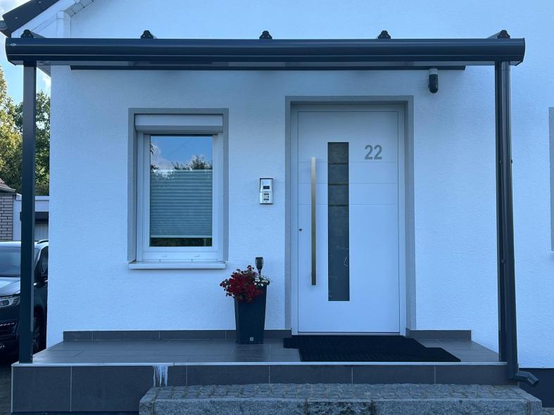 Haustürüberdachung Frontansicht