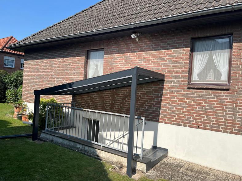 Überdachung Kellerabstieg