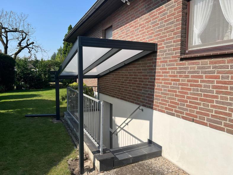 Überdachung Kellerabstieg