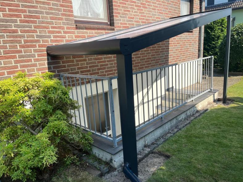 Überdachung Kellerabstieg